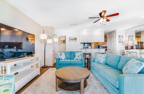 Fort Bay Condo | Amazing beachfront home with pool, hot tub & beach access