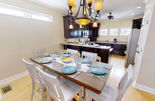 Kiska Beach House | Amazing Beach House w/pool & golf cart. A few Blocks from Beach - All New!