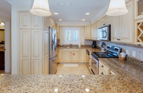 Holiday Isle Condo | Amazing Beachfront Condo Complex Directly on the Gulf of Mexico