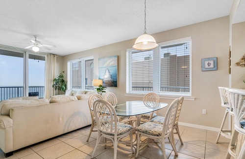 Navarre Beach Condo | Amazing Condo, Beach-Setup Included, Outdoor Pool & Hot Tub, Gulf-Front