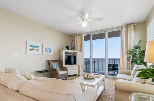Navarre Beach Condo | Amazing Condo, Beach-Setup Included, Outdoor Pool & Hot Tub, Gulf-Front