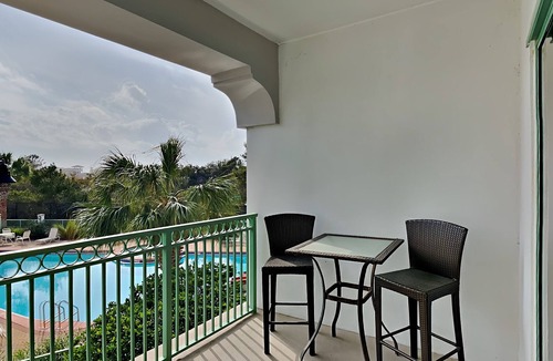 Rosemary Beach Condo | Amazing Getaway with Community Pool - Moments from the Beach!