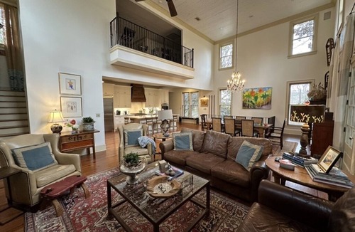 Oxford House | Amazing Home - Walking Distance to Square & Campus