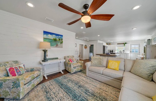 Bel Air House | Amazing Renovated 4BR/3BA Beach House, Private Pool, Steps to the Beach