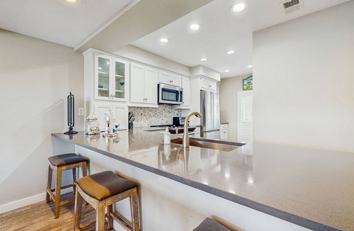 Rosemary Beach Condo | Amazing Santa Rosa Beach condo with pool, hot tub & pickleball