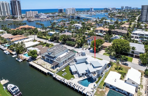 Seven Isles Villa | Amazing Waterfront Home with Generous Outdoor Space in Seven Isles/Las Olas