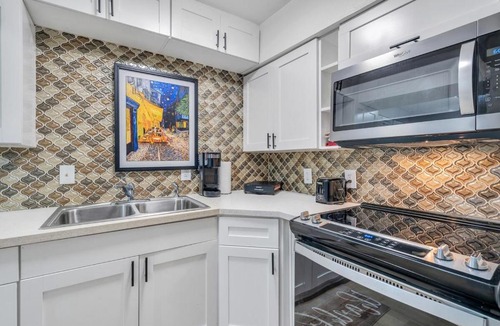 Metairie Apartment | Ambiance of New Orleans