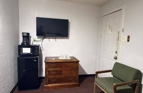 Many Hotel | American Inn Motel