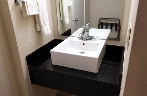 Marshall Hotel | Americas Best Value Inn Marshall