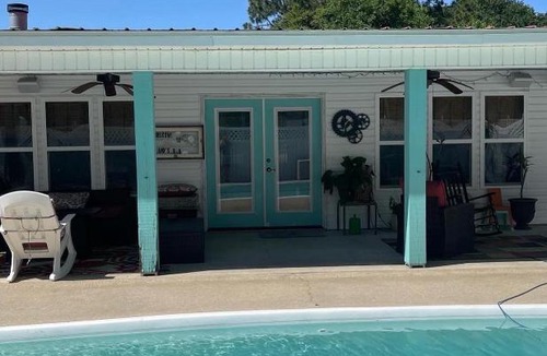 Abbeville Bed & Breakfast | Amy’s Poolside Retreat