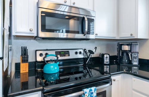 Holmes Beach House | Anna Maria Beach Place #3. Directly Across Street From The Beach With Pool.