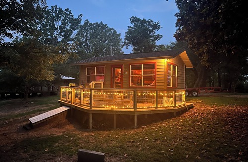 Murfreesboro Cabin | Antler Ridge Cabin One