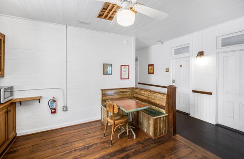 Historic Downtown Apalachicola Apartment | Apalachicola River View, Cozy Queen Room