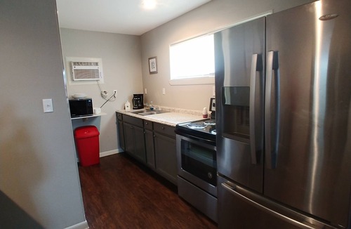 Milam Apartment | Apartment 3 - 2760 Carters Ferry Road Milam Texas. Free Ice !