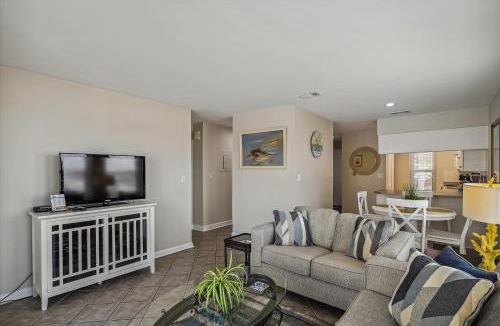 Holiday Isle Apartment | Apartments in FL, USA