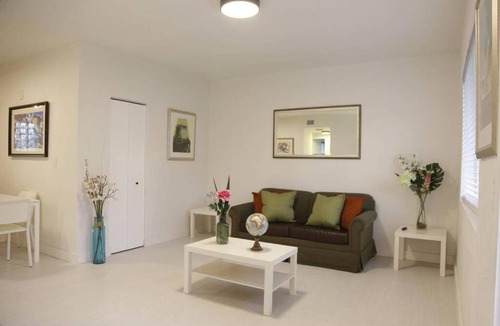 Seybold Apartment | Apt 3 Miami Designer Apartment in the Upper East-Side