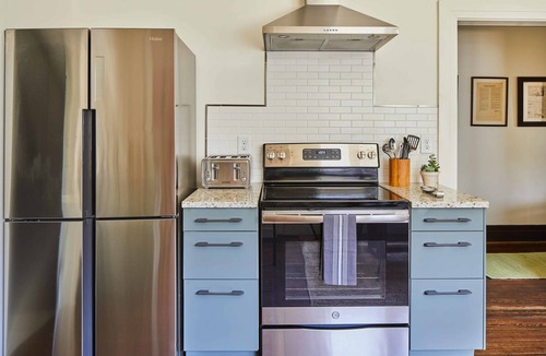 Five Points South Apartment | Apt2@Charles - AMAZING Outdoors, Dog-Friendly