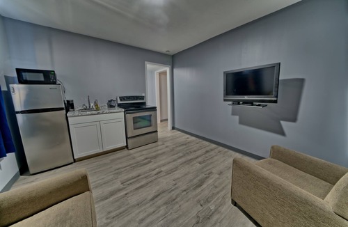 Lower Grand Lagoon Hotel | Aqua View Motel