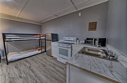 Lower Grand Lagoon Hotel | Aqua View Motel