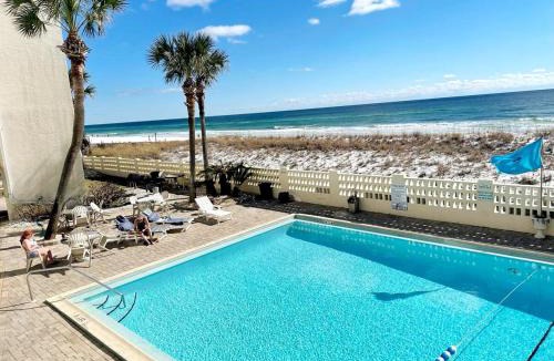 Fort Walton Beach Apartment | Aqua Villa Condo 204 Beachfront