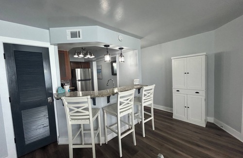 El Centro Beach Condo | Aqua Vista Gulf front with room off balcony 3 bedroom 5 beds sleeps 8