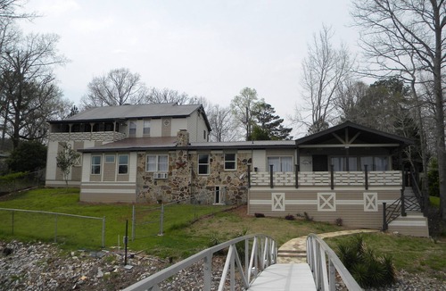 Jasper House | Aqua Vista- Perfect 2 family location