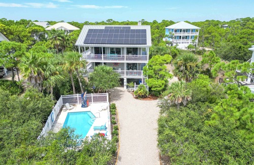 Treasure Beach Village House | Aquapelago Pool pet Friendly SGI Family Home