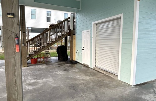 Hackberry House | Arrive Early & Stay Late-Waterfront Luxury in Angler Bay