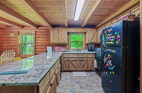 Jasper House | Arrowhead- Perfect lakeside retreat