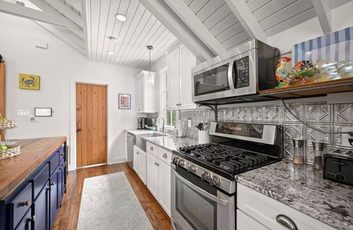 South Baton Rouge House | Artsy 3BR Retreat Near LSU & Highland