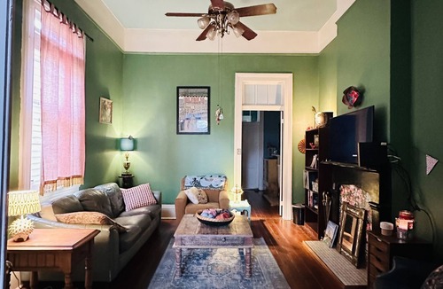 Algiers Point House | Artsy Shotgun home in Historic Algiers Point. 5 minute walk to ferry to the FQ