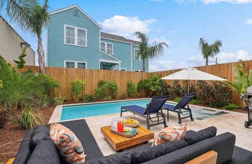 Bayou St. John House | Artsy & Tropical Oasis near FQ ~ Heated Pool ~ Pkg