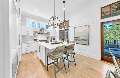 Watercolor House | As you Wish: Watercolor 3BR + Loft/3.5B Coastal Craftsman Masterpiece, Renovated