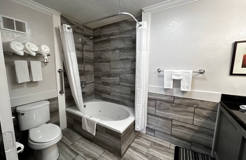 Brent Hotel | At Home Inn & Suites