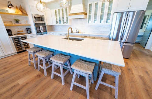 East End House | August 2026 Big Savings! Dogs OK, Elevator, Direct Beach Access!