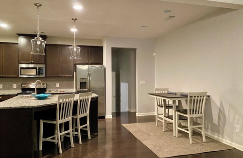 Fairburn House | Awesome 2-Bedroom Full House near ATL Airport easy highway access to ATL Stadium