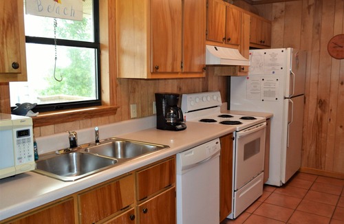 Salem House | Awesome 3 bedroom 2 bathroom house 5 minutes from the Gulf of Mexico!