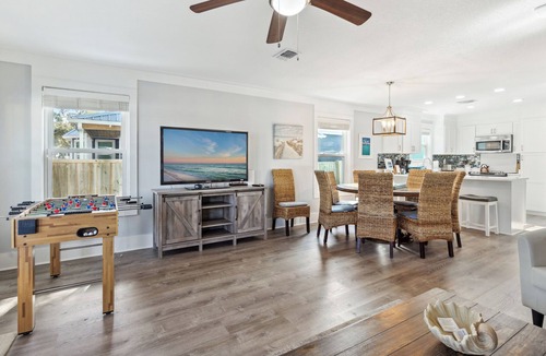 Crystal Beach House | Awesome heated pool/spa +lanai, beach is 2-mins, 3 masters on main, game zone