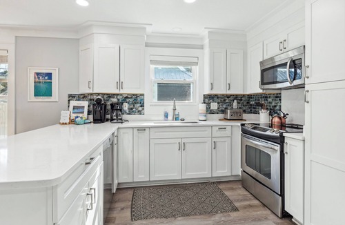 Crystal Beach House | Awesome heated pool/spa +lanai, beach is 2-mins, 3 masters on main, game zone