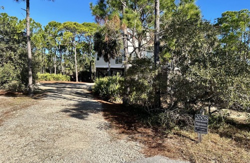 Plantation Cottage | Awesome St George Island Home, Walk to Beach! PET FRIENDLY