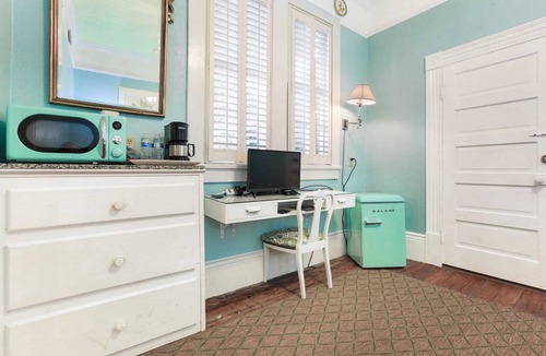 Faubourg Marigny Hotel | B &W Courtyards Inn - Private reservation for 6 rooms
