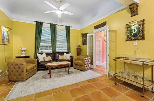 Faubourg Marigny Hotel | B &W Courtyards Inn - Private reservation for 6 rooms
