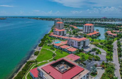 Isla del Sol House | Bahia Cozy Poolside Unit