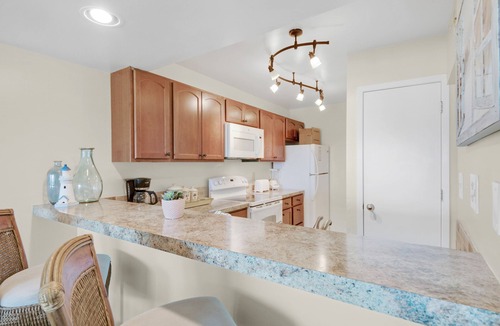 Panama City Beach Condo | ⛵Balcony-Pool-Hot Tubs-Edgewater Golf Villa 304⛵