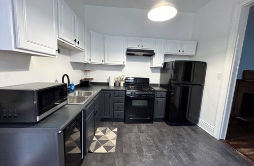 Mid-City House | Banks St. Beauty - Walkable, Fun