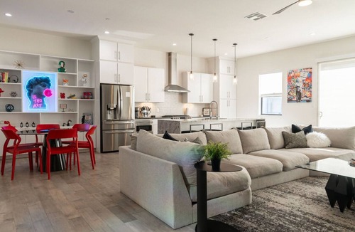 Oak Cliff House | Banksy-Inspired Urban Home in Bishop Arts