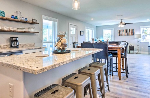 Waveland House | 'Bare Foot Escape' ~ Walk to Beach!
