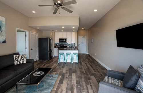 Madeira Beach Hotel | Barefoot Beach Club