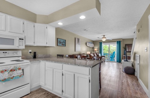 Fort Walton Beach Condo | Barley's BnB - 2 BR Condo + loft, with public beach access across the street!