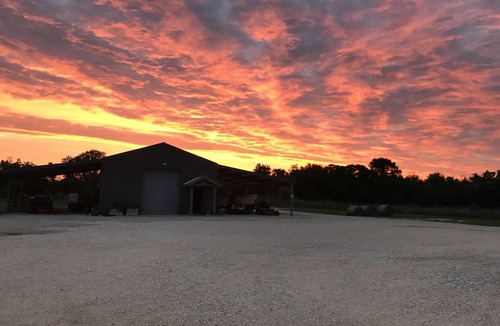 Beaumont House | Barndominium on 40 acre farm! Long term rental close To Beaumont & Mid-County